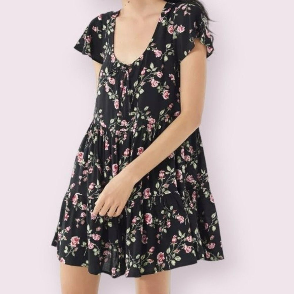 URBAN OUTFITTERS Black Floral Dress Sz S Rose Babydoll Grunge Tiered Relaxed Fit